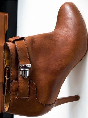 Vintage Coach Y2K Stiletto Boots